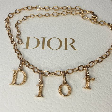 dior kette damen buchstaben|dior kleidung damen.